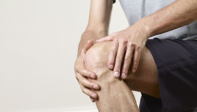 dhimbje në nyjet e këmbëve dhe krahëve